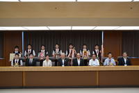 表敬訪問記念撮影