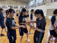 試合の前に手の消毒